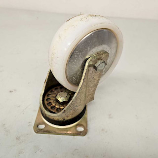 Raskas kääntöpyörä 150 mm
