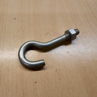 Ruuvikoukku M5 D17 mm