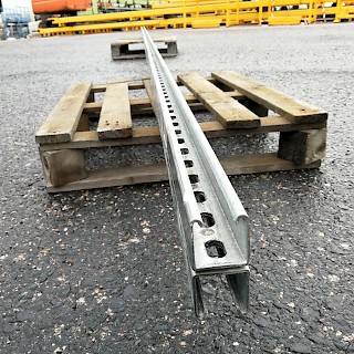Unistrut P1 kiskoja 40x40mm ja 40x40mm