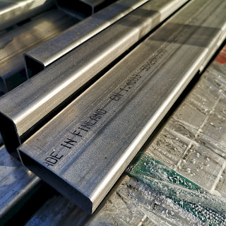 Ruostumaton Ferrit Putki 50 x 20 x 1,5 mm