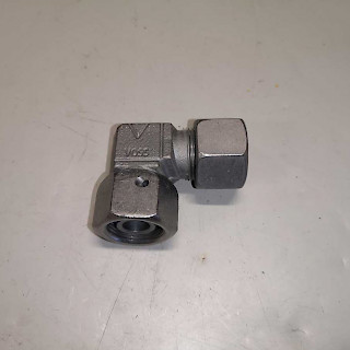 Aseteltava Kulmaliitin 90° 16 mm putkille
