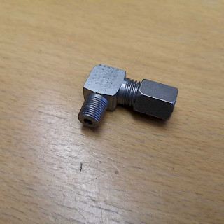 Kulmaliitin 90° 6mm putkeen ulkokierre 10