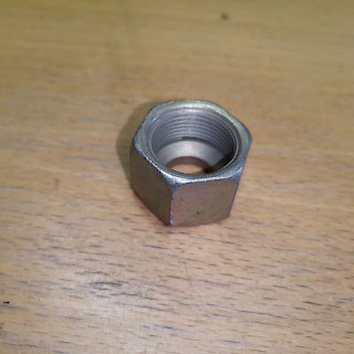 Tulppa liittimeen M24