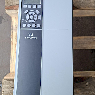DANFOSS VLT HVAC DRIVE FC-102P2