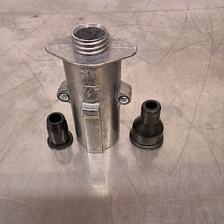 7-nastainen perävaunupistoke 24V