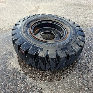 * Renkaat Continental 14.00 R 24 + vanteet