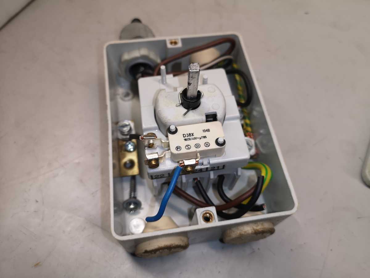 turvakytkin-400v-7-5kw-3x20a-laitetori