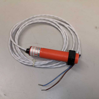 Induktiivinen Lähestymiskytkin IGKT 008 WS 220V 0,1A